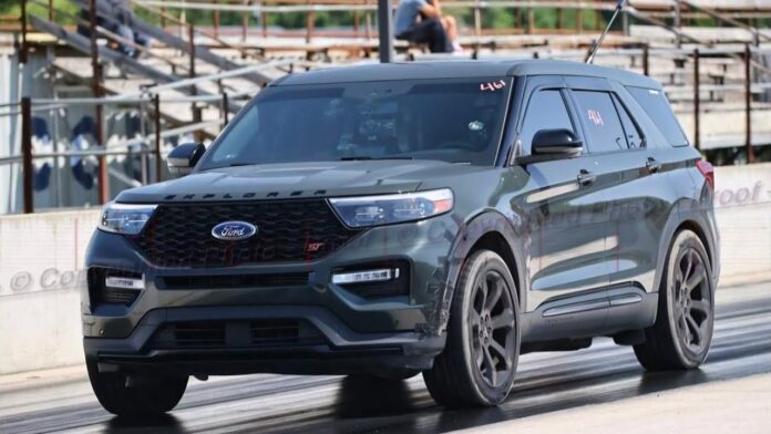 2020 Ford Explorer ST Livernois Drag Race